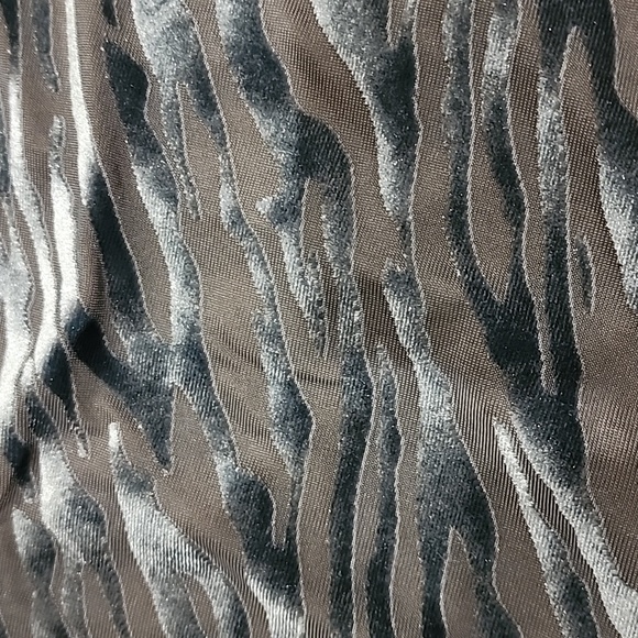 *Final Sale* Forever 21 Aline Skirt - Picture 3 of 4